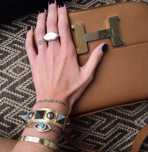 这些手镯让你整个手腕都散发出别样魅力(图) 这些手镯让你整个手腕都散发出别样魅力(图)