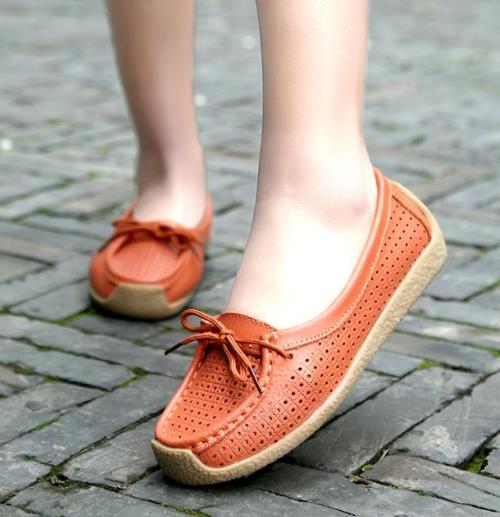 换上今年最流行的豆豆鞋 给你的脚放个假