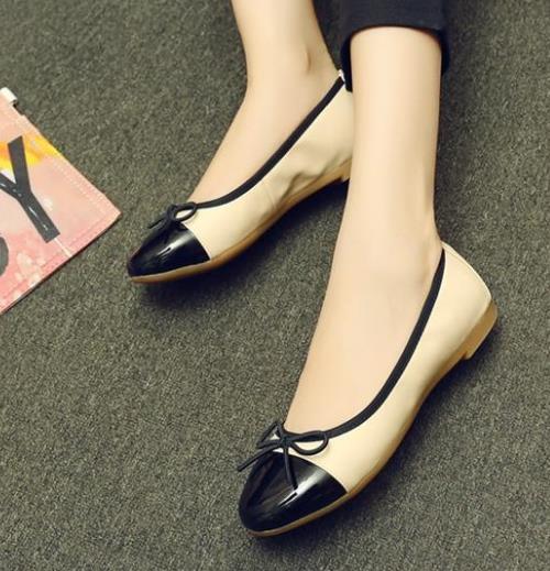 换上今年最流行的豆豆鞋 给你的脚放个假