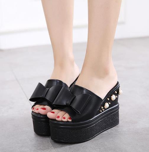 霸气十足的坡跟鞋 让小个子也能完美逆袭