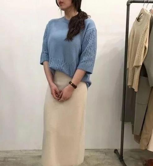 春天经典款纯色系穿搭：简约时尚（图）