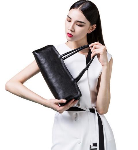 最值得入手的5款百搭时尚链条小方包（图）