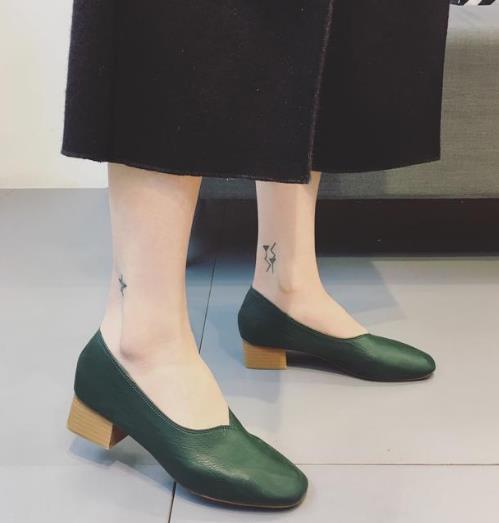 今年都在穿这样的方头鞋 简约又有女人味（图）