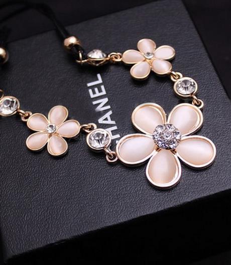 春夏小清新 你最爱这样的花朵小饰品（图）