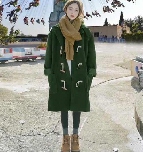 今年春季流行军绿色刺绣V领针织衫搭配（图）