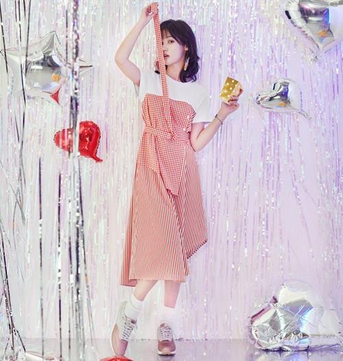 用彰显大长腿的系带连衣裙来刷新夏日感（图）