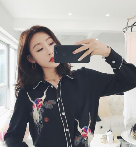 春款衬衫就要与众不同 时髦气质衬衫分享（图）