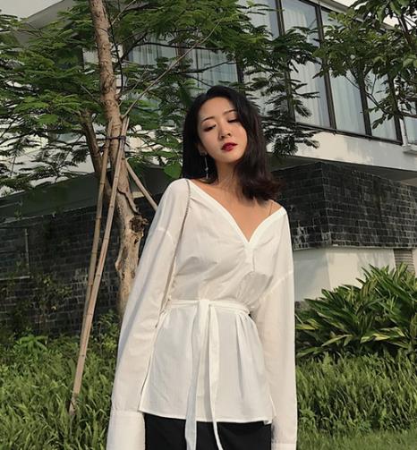 性感显瘦v领衬衫 3月轻松甩掉路人感（图）