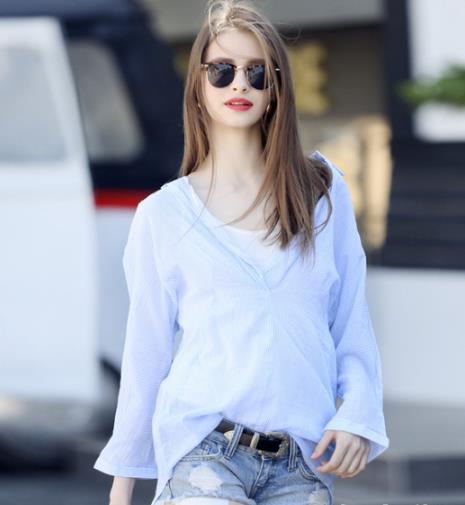 春季第一首选百搭时髦又性感的条纹衬衫（图）