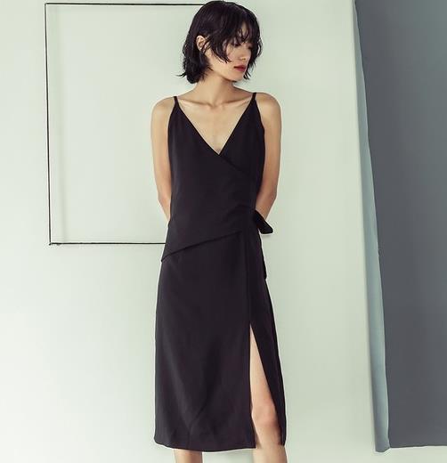 春装新品:性感花式露肩衬衫裙搭配示范(图) 春装新品:性感花式露肩衬衫裙搭配示范(图)