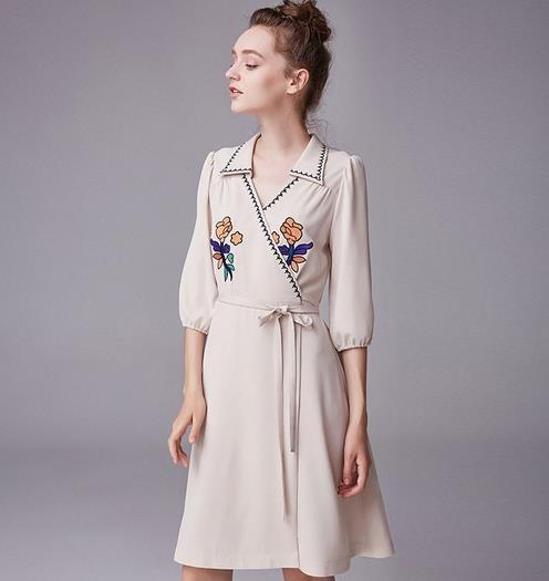 懒人点睛穿搭 显瘦有风情就是牛仔连衣裙 懒人点睛穿搭 显瘦有风情就是牛仔连衣裙