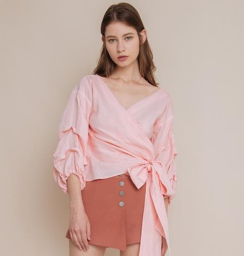 显瘦时髦新选择 5款衬衫搭配又酷又美（图）