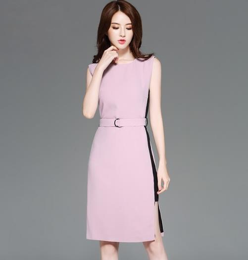 这样的两件套裙装才符合职场身份（图）