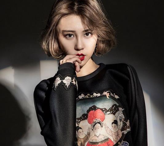 春暖花开 春款时髦卫衣的多种搭配示范（图）