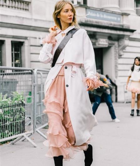 仙气薄纱半身裙搭配：俏皮又不失优雅（图）