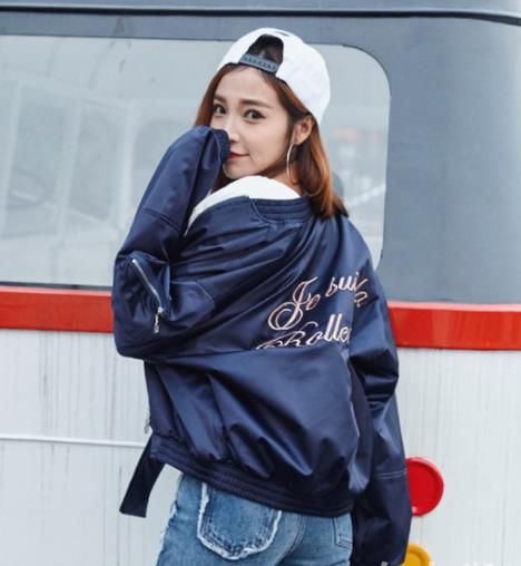 今年刺绣这么火 刺绣棒球服初春这样穿（图）