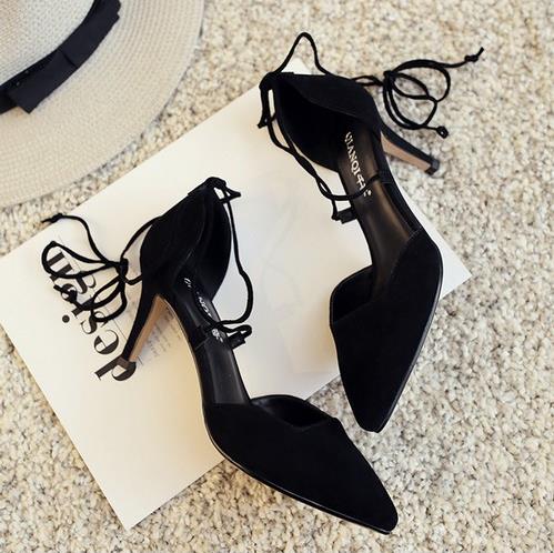 春季搭配潮流：绑带尖头平底单鞋搭配示范（图）