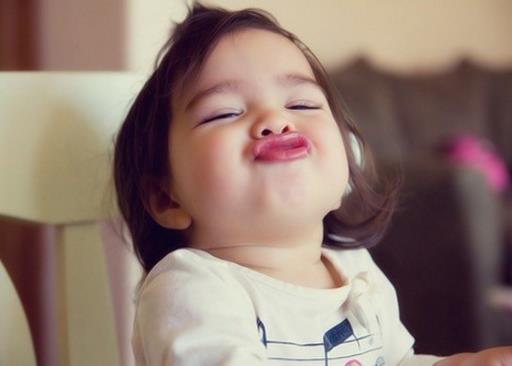 如何避免皱纹疯长 盘点对皮肤有害行为(图) 如何避免皱纹疯长 盘点对皮肤有害行为(图)