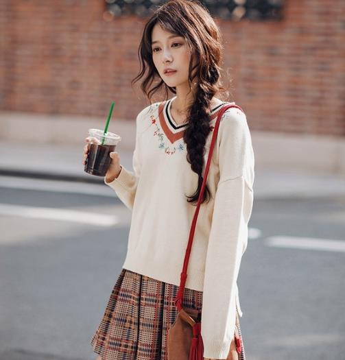 春天是穿毛衣的季节 毛衣怎么搭配都好看（图）