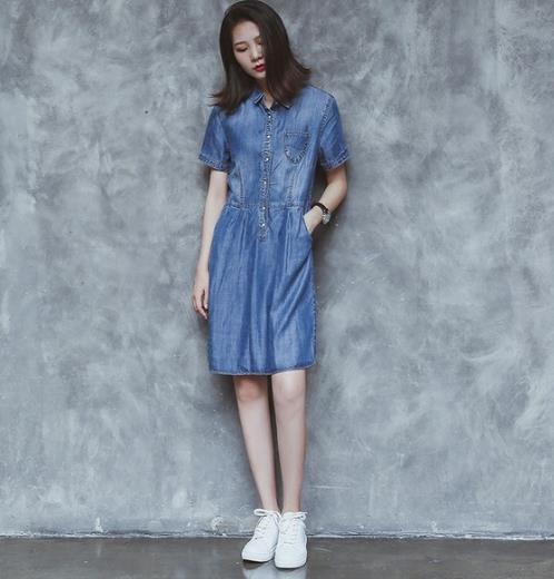 时髦升级:经典牛仔衬衫裙才是夏日打开方式 时髦升级:经典牛仔衬衫裙才是夏日打开方式