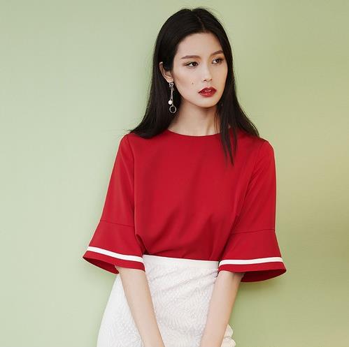 条纹衬衫搭配裤装：彰显利落干练的气质（图）