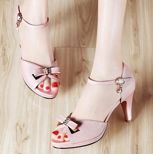 女人一定要入一双自己喜欢的高跟鞋(图) 女人一定要入一双自己喜欢的高跟鞋(图)