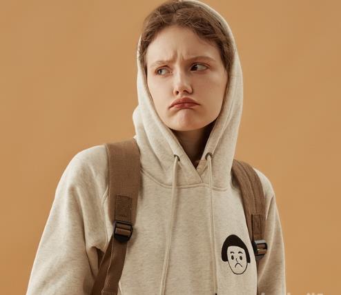 纠结卫衣怎么搭 春款卫衣搭配示范（图）