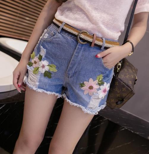 夏季穿这5款气质牛仔热裤尽展女人魅力（图）