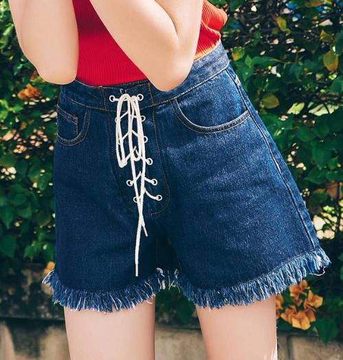 为什么现在的姑娘都爱穿短裤：显瘦又性感（图）