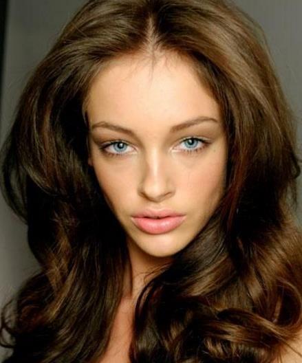 搭配皮草的华贵发型 尽显优雅知性美（图）