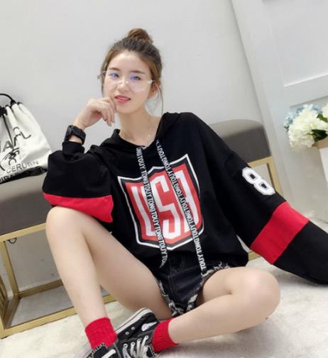 推荐几款自带凹造型属性的时尚卫衣（图）