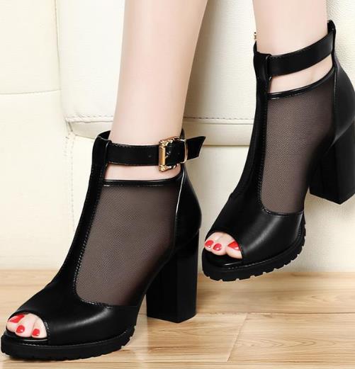 今年流行网纱高跟凉鞋 若隐若现才性感更女人