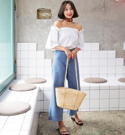 牛仔阔腿裤如何搭配上衣 轻松穿出复古范（图）