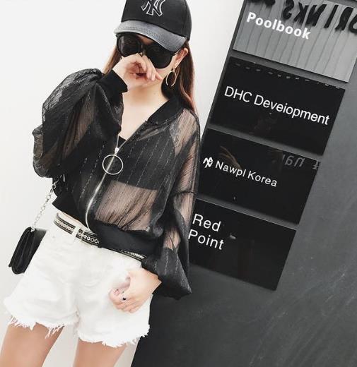 夏季首选透视防晒衣 穿上时髦还性感（图）