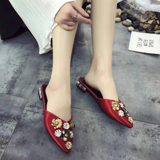 时髦显气质的拖鞋 懒人都爱这么穿（图）