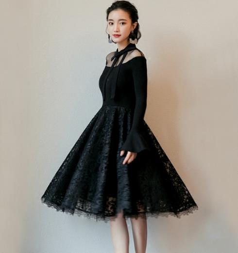蕾丝连衣裙能让你妩媚整个春天（图）