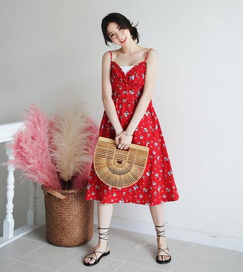 最新韩版连衣裙搭配 演绎多重个性（图）