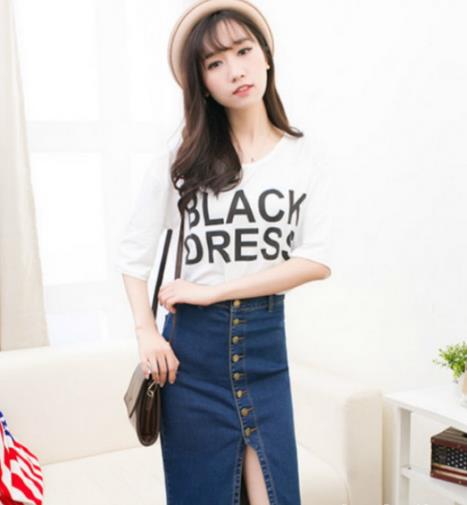 毛衣配半身裙是时下最流行的春季穿搭(图) 毛衣配半身裙是时下最流行的春季穿搭(图)