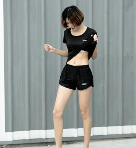 健身也要保持时尚度 5款运动装秒变性感女神