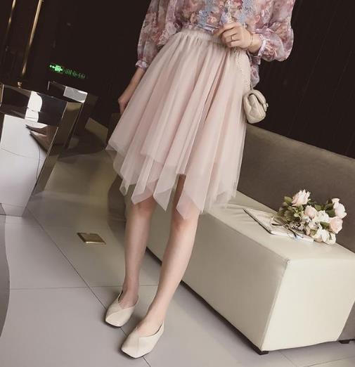 今年流行的半身裙让你显瘦又性感(图) 今年流行的半身裙让你显瘦又性感(图)