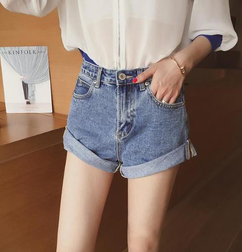 今年流行的半身裙让你显瘦又性感（图）