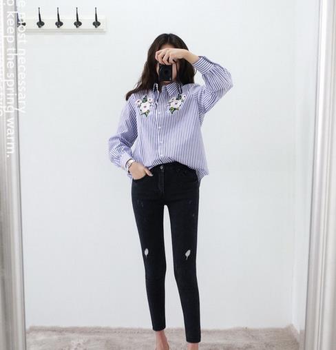 春季新款韩版条纹衬衫搭配 让你意想不到的时髦