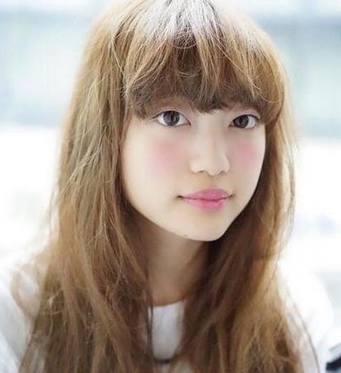 春天换发型你值得有的长卷发发型精选（图）