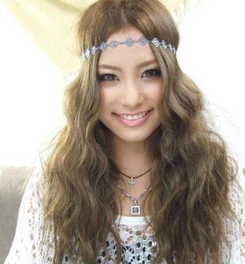 春天换发型你值得有的长卷发发型精选（图）