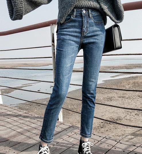 牛仔裤如何搭配鞋子：时髦又百搭（图）