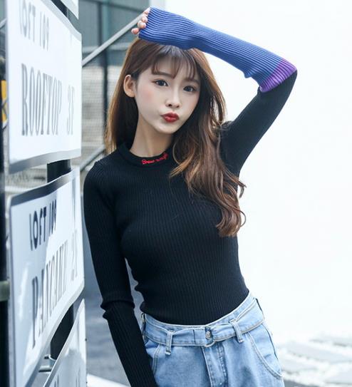 打底衫更有时髦感 时尚打底毛衣穿搭示范（图）