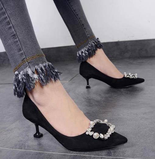 80后的女人穿鞋就穿舒适又时尚的猫跟鞋（图）