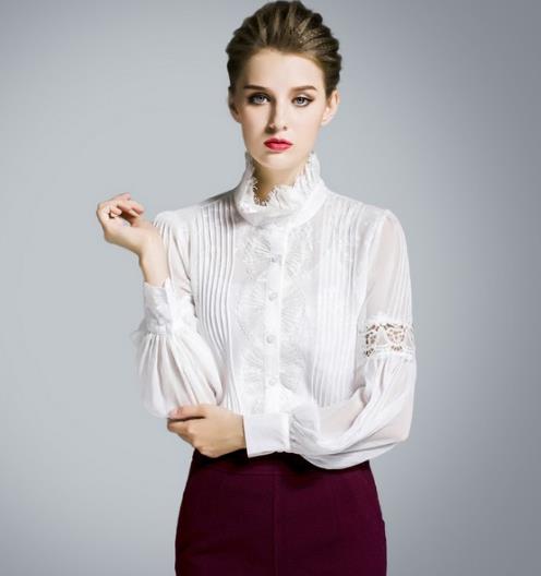 追求轻熟风的女人不妨入一件蕾丝打底衫(图) 追求轻熟风的女人不妨入一件蕾丝打底衫(图)