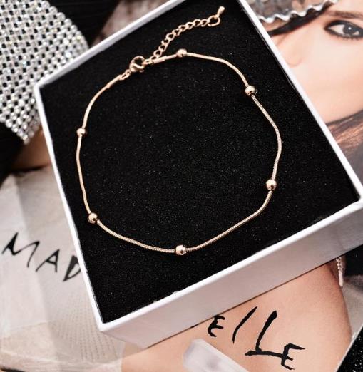 脚链搭配让你的纤纤玉足美的更动人(图) 脚链搭配让你的纤纤玉足美的更动人(图)