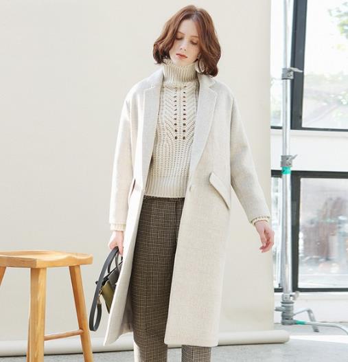 适合胖MM穿的宽松格子毛呢外套：显瘦又优雅